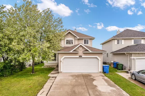 Chestermere, AB T1X 1K3,197 West Lakeview PL