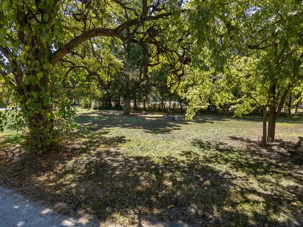 Trenton, TX 75490,0.1378 Acres (Lot 2R) Church Street