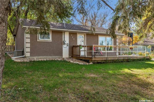 220 Elgin CRESCENT, Lumsden, SK S0G 3C0