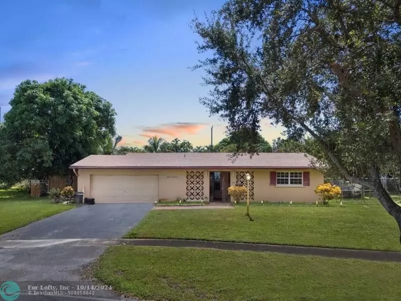 5200 SW 3rd St, Plantation, FL 33317