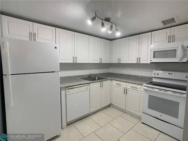 9357 SW 77 Ave  #25-246, Miami, FL 33156