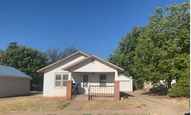 318 N College Street, Cordell, OK 73632