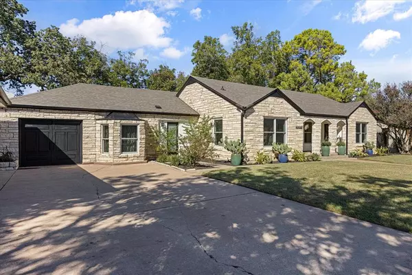 Granbury, TX 76048,612 W Bluff Street