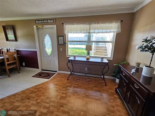 West Palm Beach, FL 33417,324 Chatham P  #324