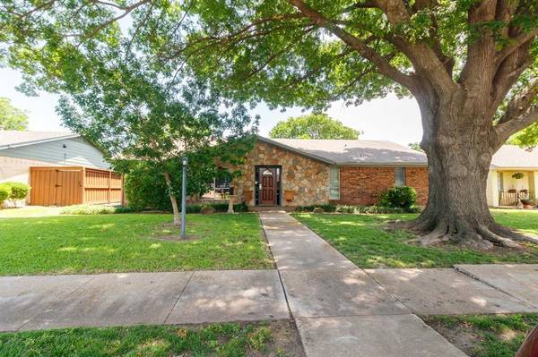 706 Bradfield Drive, Garland, TX 75042