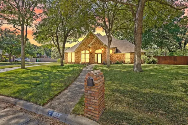 27 Rolling Hills Circle, Denton, TX 76205