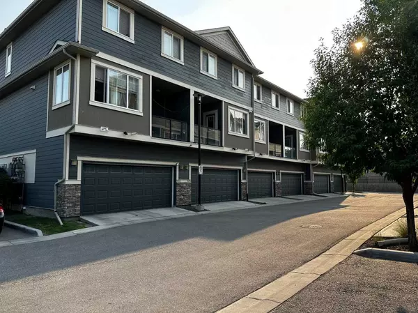 Calgary, AB T3K 0Z3,106 Panatella WALK Northwest