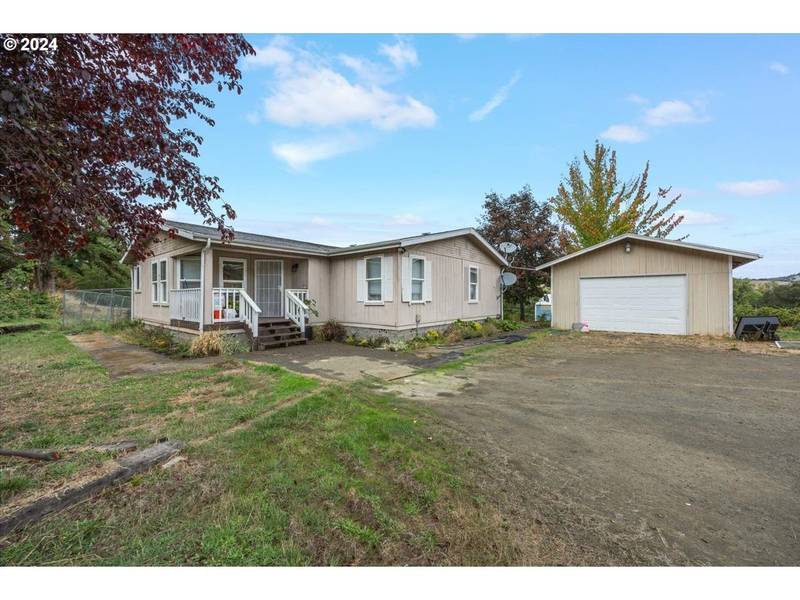 1268 GLENGARY LOOP RD, Roseburg, OR 97470