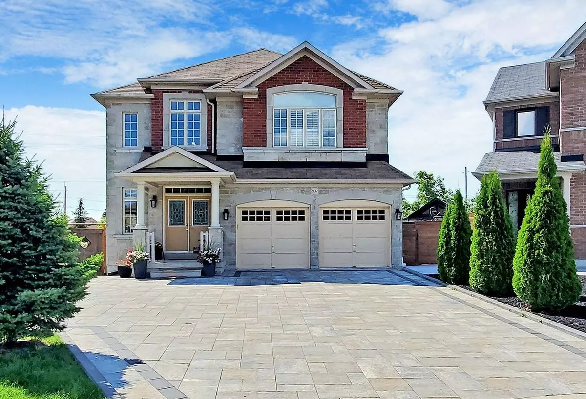 Newmarket, ON L3X 0B1,907 Riordan CT