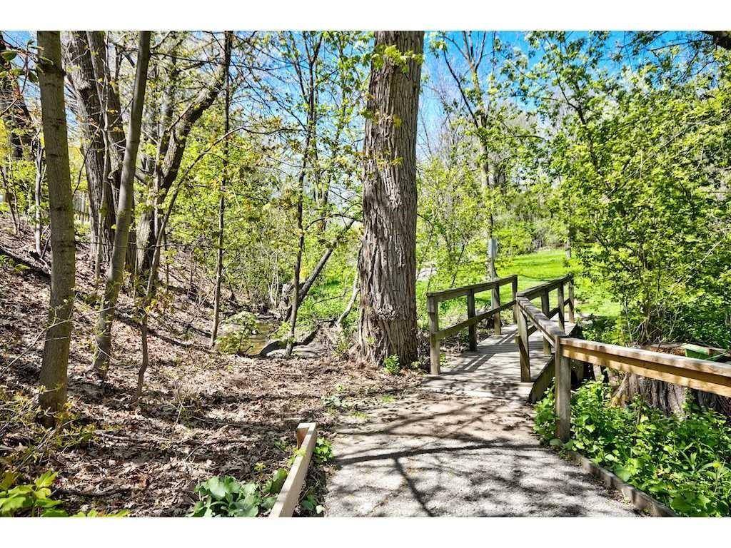6 TRUDY Court #6, Dundas, ON L9H 5P7