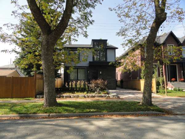 4 Treeview DR, Toronto W06, ON M8W 4B9