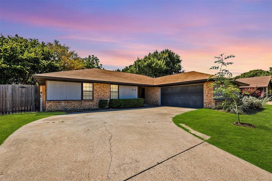 313 Haywood Drive, Benbrook, TX 76126