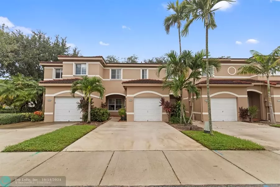 7630 S Southwood Cir, Davie, FL 33328