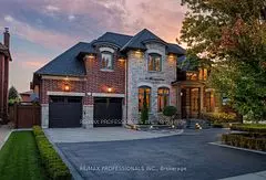 34 Meadowbank RD, Toronto W08, ON M9B 5C5