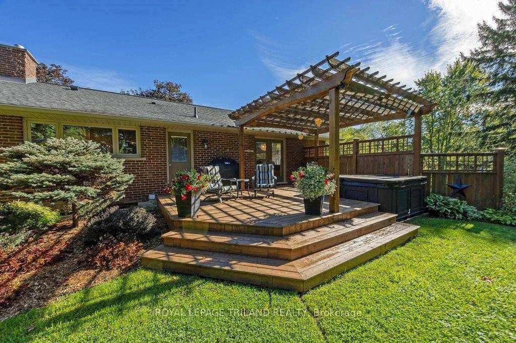 Southwold, ON N0L 2E0,9677 Francis ST