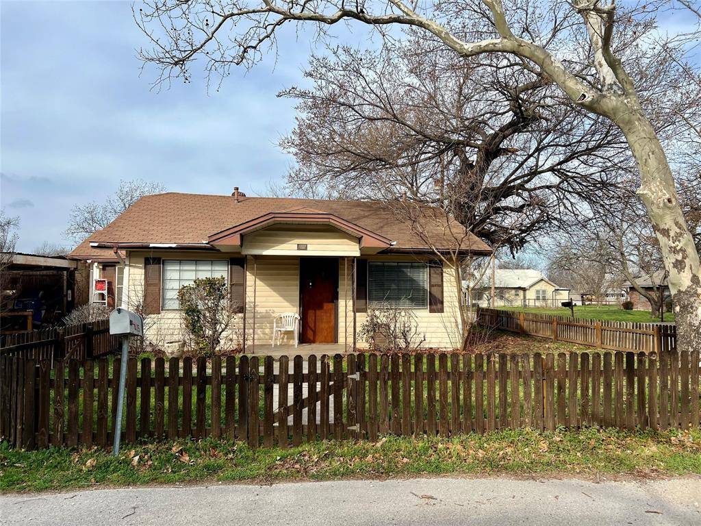 Nocona, TX 76255,915 Young Street