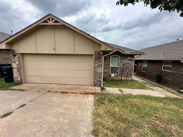 12308 SW 9th Terrace, Yukon, OK 73099