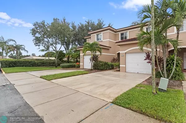 Davie, FL 33328,7630 S Southwood Cir