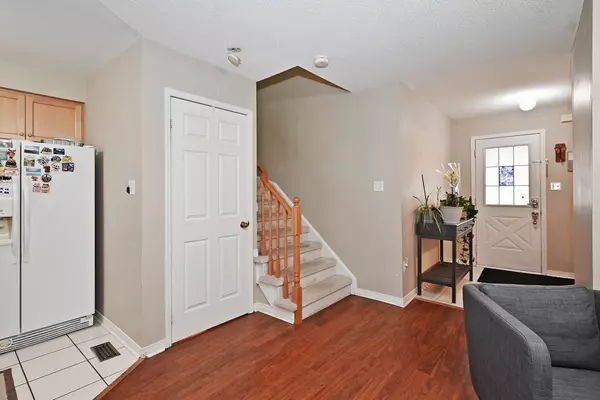 Newmarket, ON L3X 2S1,729 Joe Persechini DR