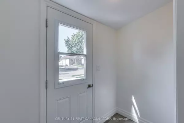 London, ON N5Z 2W3,244 Giles ST