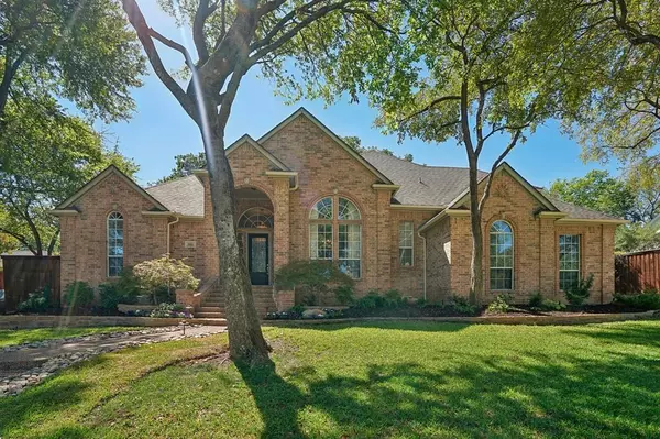 2821 Kingswood Drive, Grapevine, TX 76051