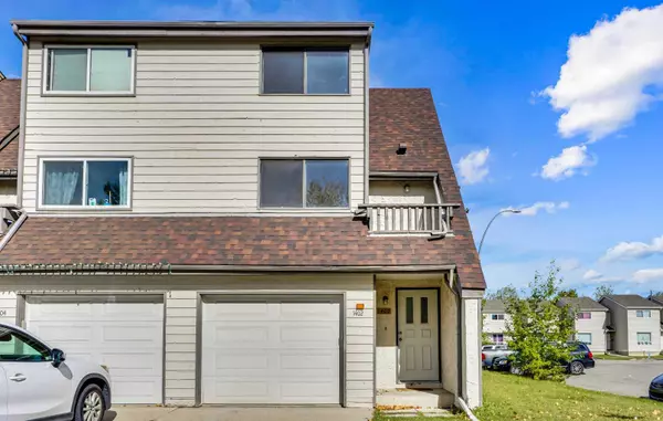 1402 Ranchlands RD Northwest, Calgary, AB T3G 1M9