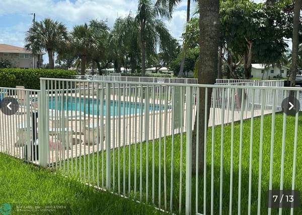 Pompano Beach, FL 33060,151 SE 6th Ave  #12