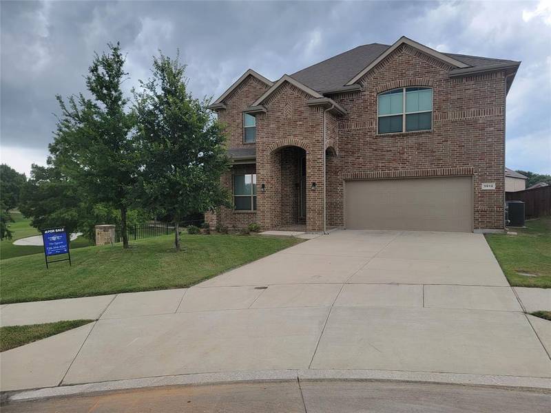 3912 Crater Circle, Fort Worth, TX 76137