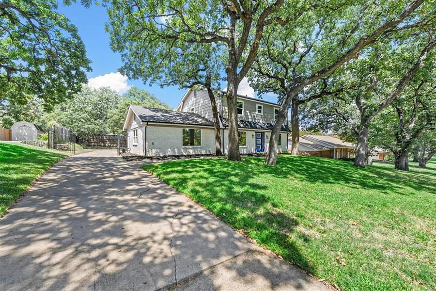 53 Devonshire Drive, Bedford, TX 76021