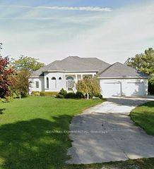 Plympton-wyoming, ON N0N 1J6,4266 Bluepoint DR