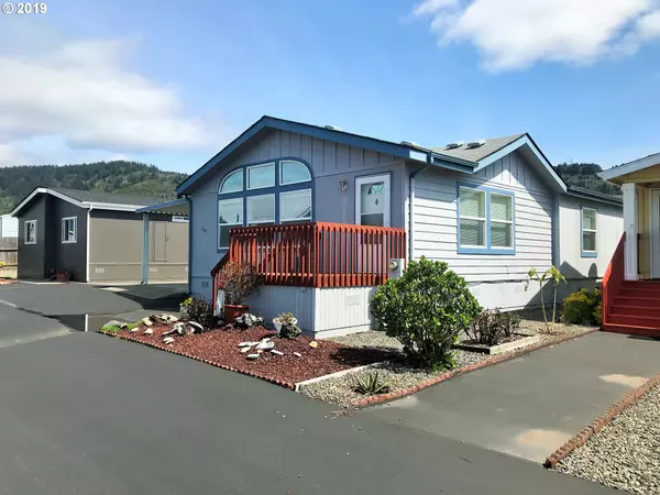 15889 SUNSET STRIP #107, Brookings, OR 97415