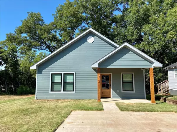 219 W Walker Street, Denison, TX 75020