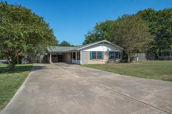 503 E Oak Street, Edgewood, TX 75117