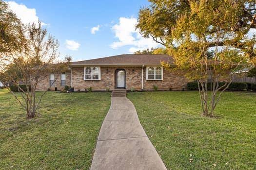 1101 Waterview Lane, Desoto, TX 75115