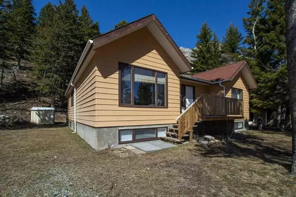 212 Evergreen AVE, Waterton Park, AB T0K 2M0