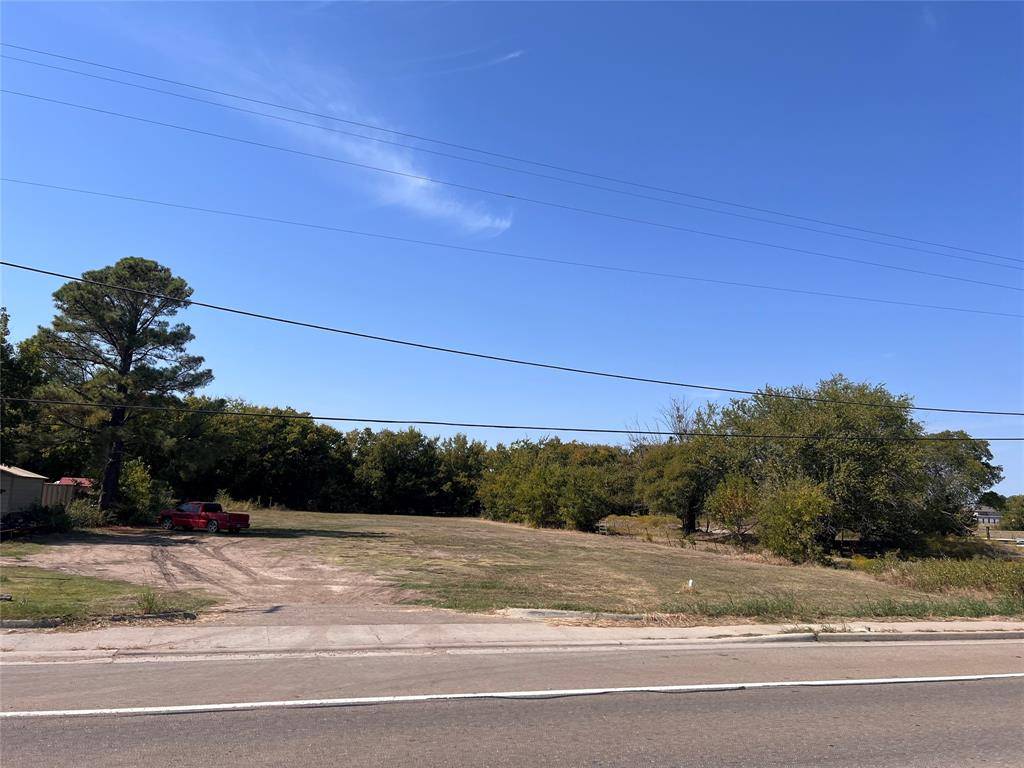 Bonham, TX 75418,1523 N State Highway 121