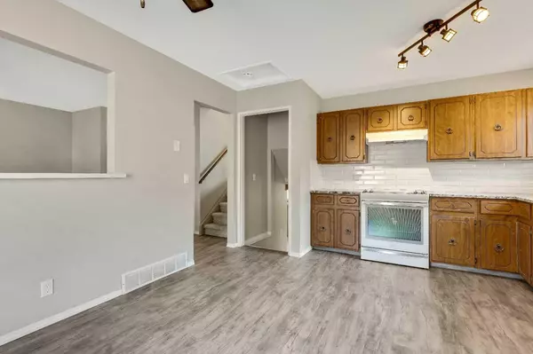 Calgary, AB T3K 2H7,335 Bernard Mews NW