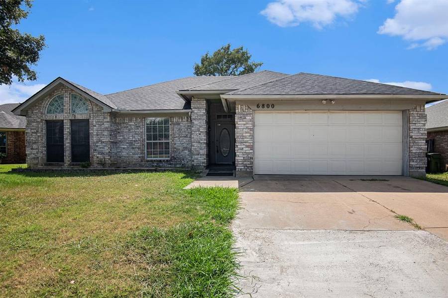 6800 Stetter Drive, Arlington, TX 76001