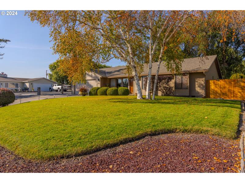 860 SW 13TH PL, Hermiston, OR 97838