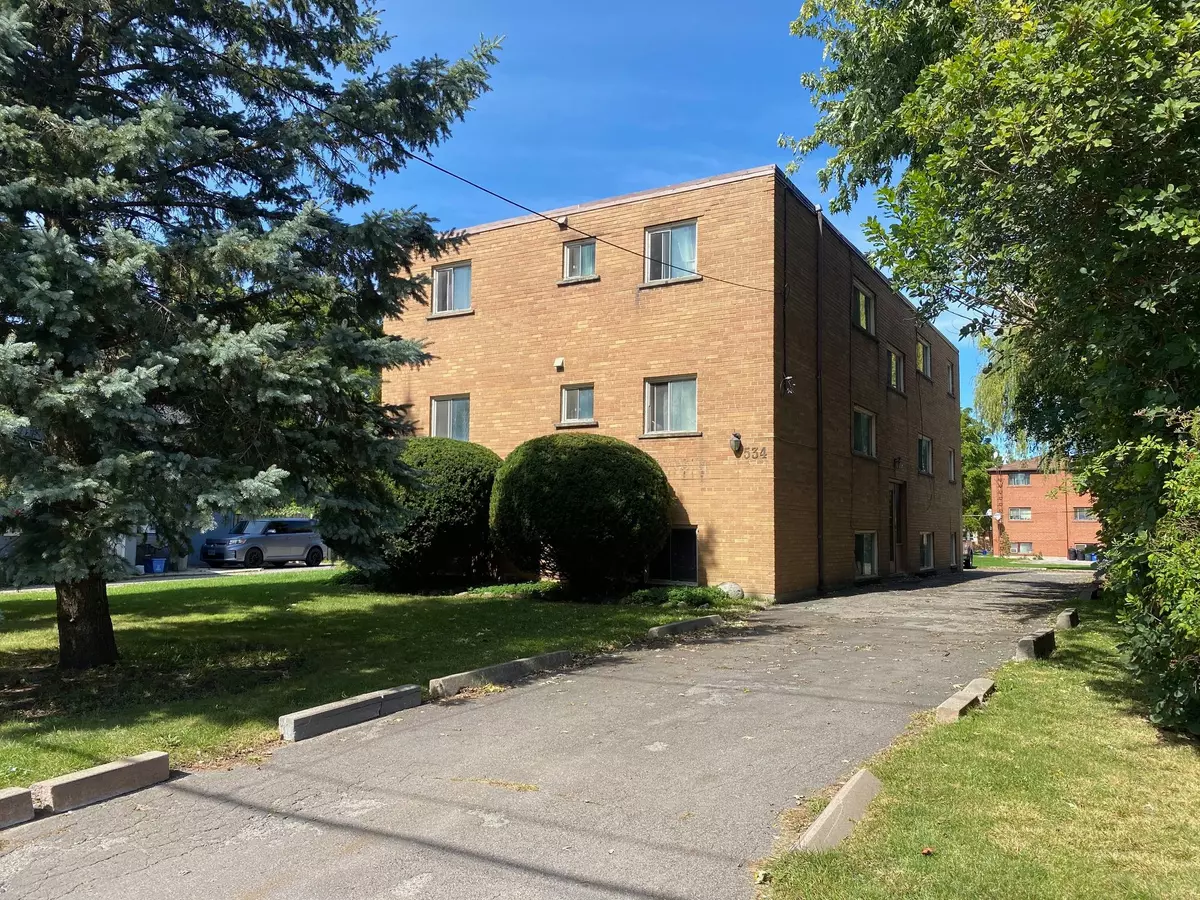 Whitby, ON L1N 2J4,534 Dundas ST E