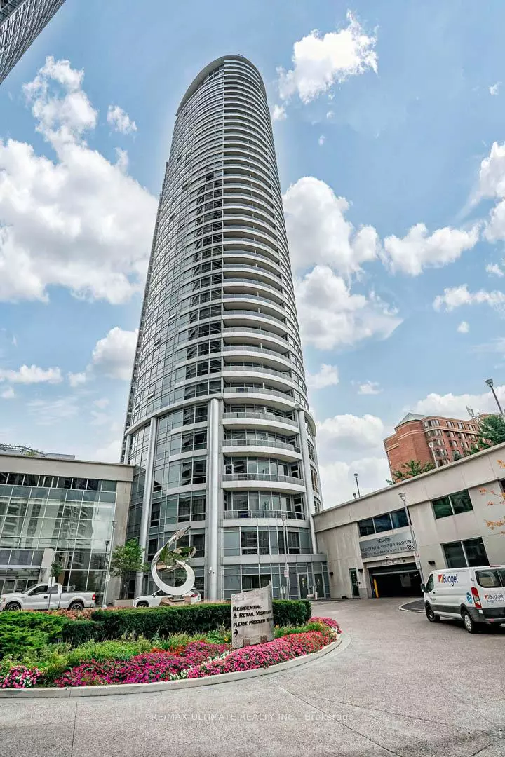 Toronto E07, ON M1S 0G4,135 Village Green SQ #Ph-20