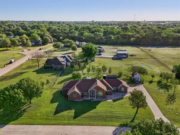 820 S Clinton Lane, Midlothian, TX 76065