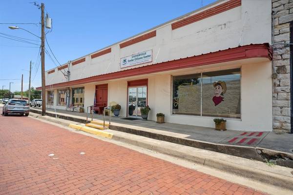 Stephenville, TX 76401,164 E College Street