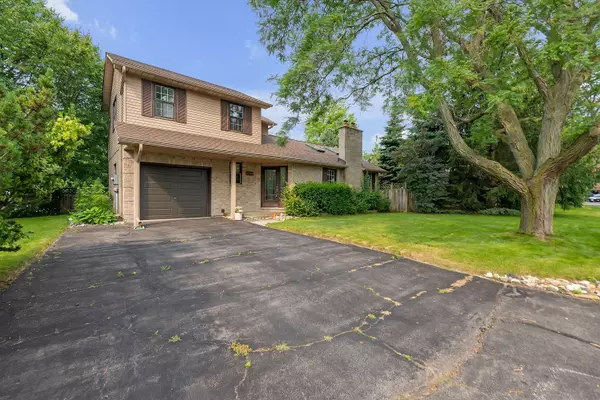 Burlington, ON L7S 2A6,1243 Nathaniel CRES