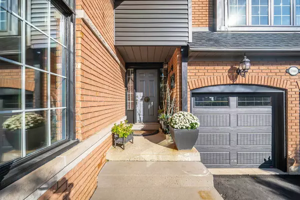 Mississauga, ON L5N 6K1,7183 Windrush CT