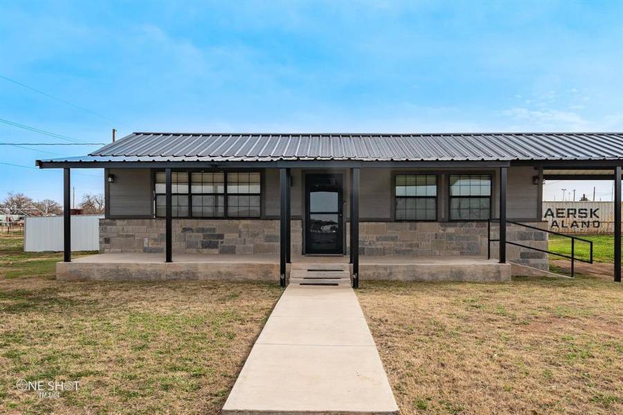 221 S Bryan Avenue, Aspermont, TX 79502