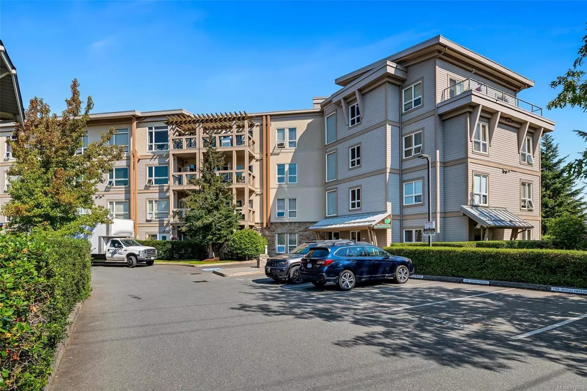 Esquimalt, BC V8L 5A2,1156 Colville Rd #208