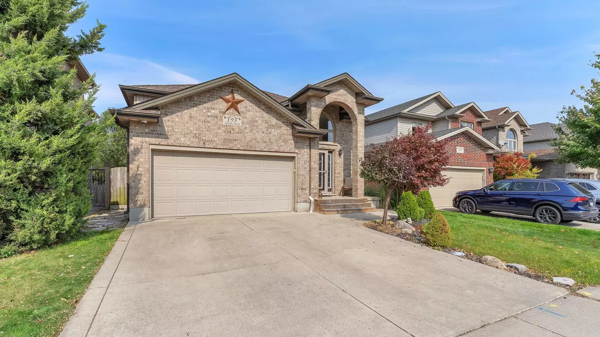 London, ON N6G 5N7,193 Tanoak DR