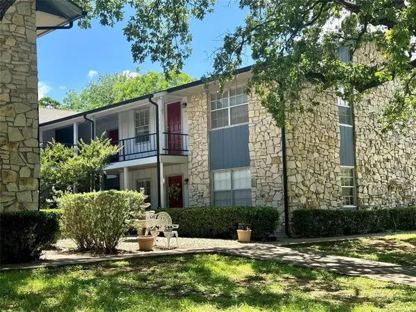 218 E Bridge Street #12, Granbury, TX 76048