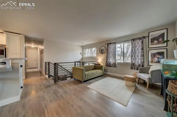 3935 Sinnes LN, Colorado Springs, CO 80911